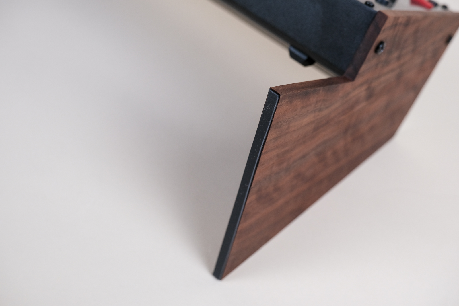 Behringer Synth Stand in Walnut - Single Module View 2