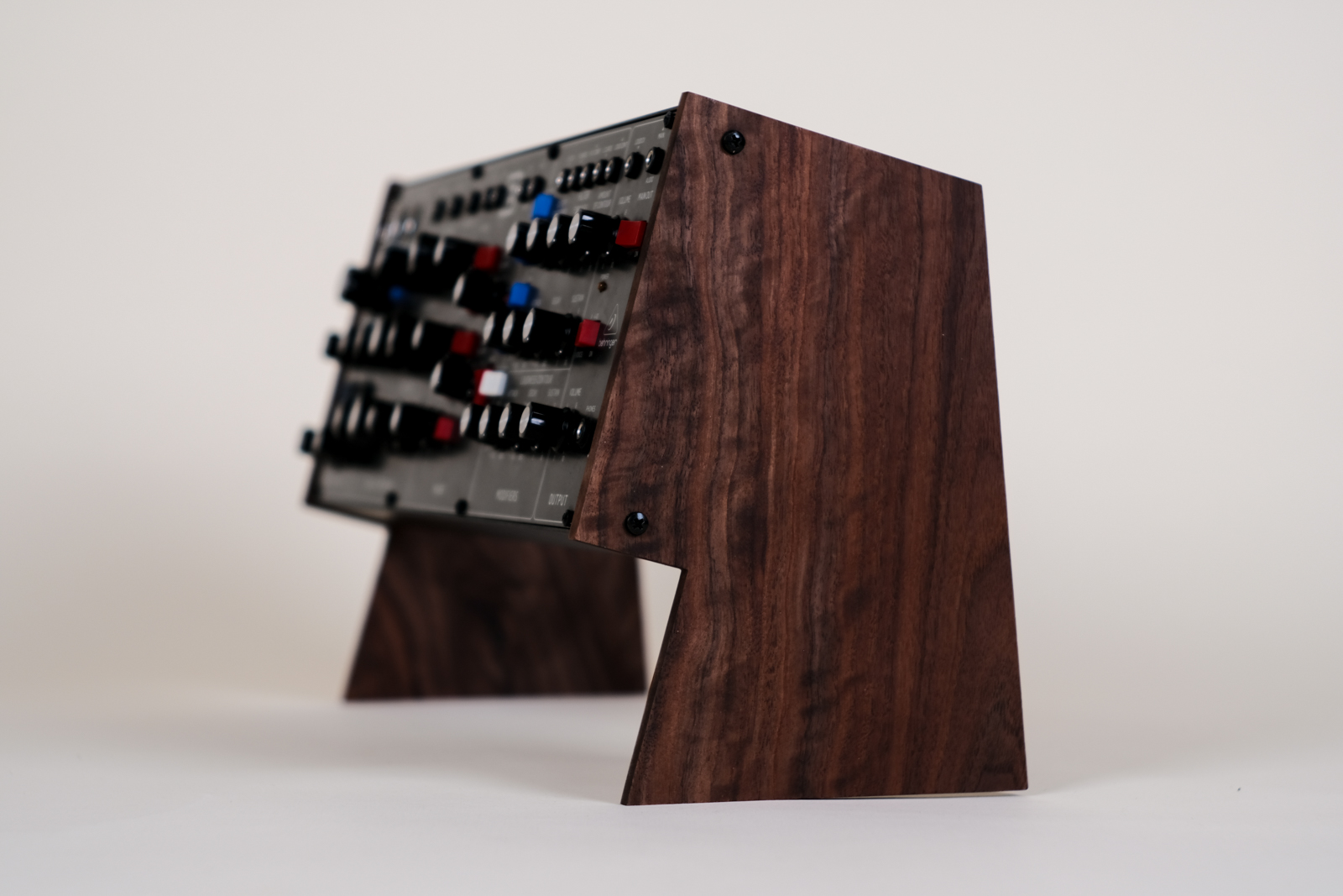 Behringer Synth Stand in Walnut - Single Module View 1